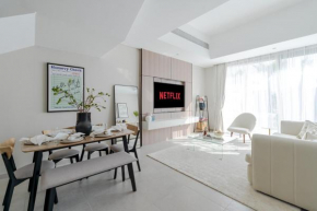 New Family Villa with PS5, Garden and Playroom
